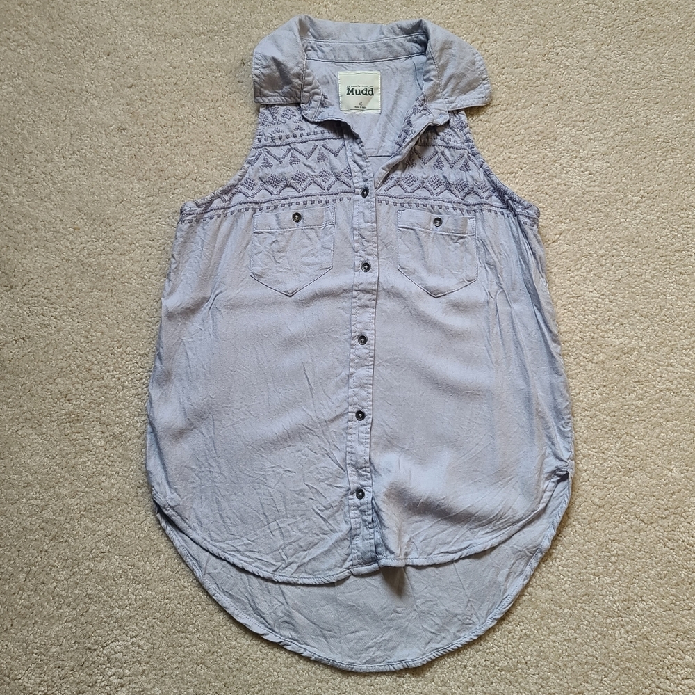 Sleeveless Button Down. - image 2